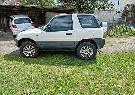 Toyota RAV 4 - -