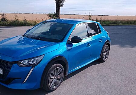 Peugeot 208 E- 136 Allure Pack