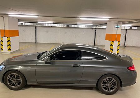 Mercedes-Benz C 250 AMG Line Autom. AMG Line