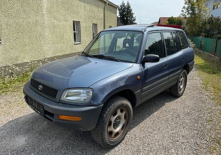 Toyota RAV 4 2.0 Fun 4X4 Schiebedach AHK