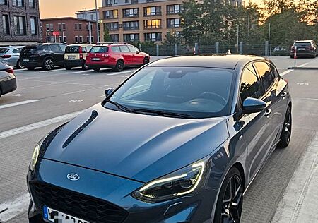 Ford Focus ST-Line PANO/ Sommer- & Winterreifen