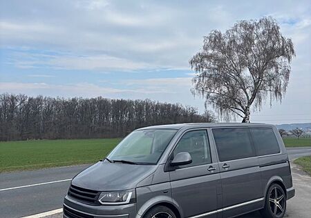 VW T5 Multivan Volkswagen Highline Vollleder AHK 179 PS