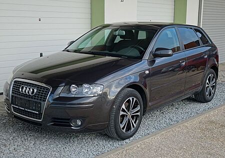 Audi A3 Sportback 1.8 TFSI Ambiente"SHZ"PDC"