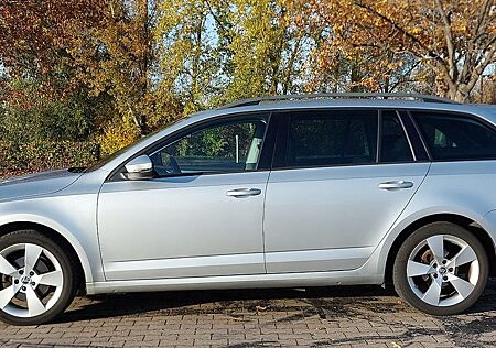 Skoda Octavia 2.0 TDI, Super Ausstattung, RS-Sitze