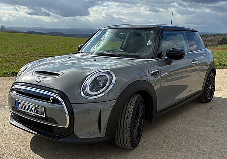 Mini Cooper SE Essential Trim
