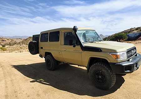 Toyota Land Cruiser HZJ78 EUR4 camper
