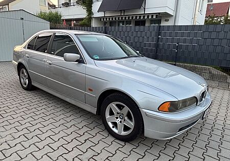 BMW 520i