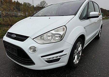 Ford S-Max Titanium