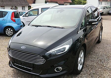 Ford S-Max Titanium