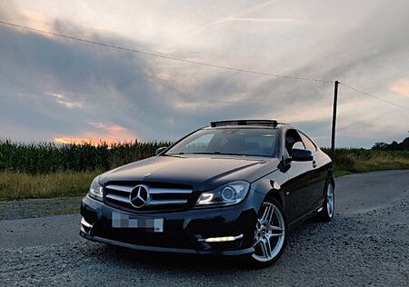 Mercedes-Benz C 220 CDI Coupe *AMG*ILS*NAVI*PANO*WINTER*