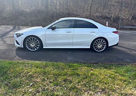 Mercedes-Benz CLA 250 DCT -