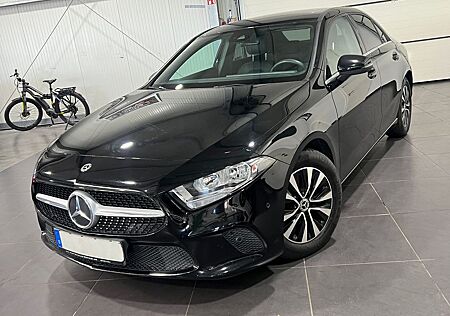 Mercedes-Benz A 180 d Limousine **Navi*SHZ*PDC*Tempomat**