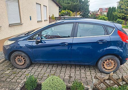 Ford Fiesta 1,25 60kW ,TÜV neu, Klima ,neue Teile