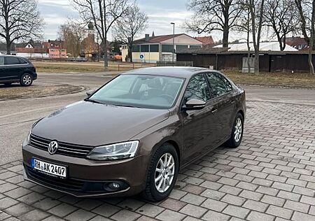 VW Jetta Volkswagen 1.6 TDI Comfortline BlueMotion Tech Co...