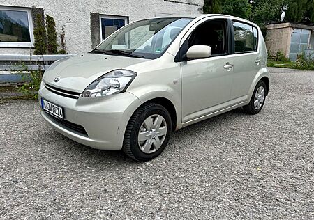 Daihatsu Sirion 1.3 ECO 4WD TÜV Neu 1.Hd