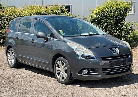 Peugeot 5008 1.6 Premium 155 THP *7Sitze*Pano*Navi*