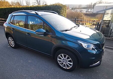 Peugeot 2008 Allure PureTech T130 1. HAND
