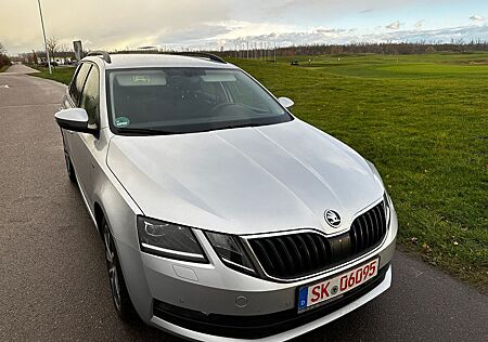 Skoda Octavia Combi Soleil*DSG*NAVI*ACC*LED*AHK*