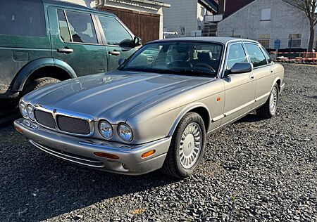 Jaguar XJ -4.0 V8*SOVEREIGN*TOP ZUSTAND*