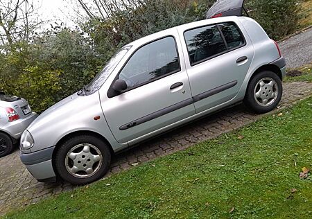 Renault Clio Basis 1.2 Basis