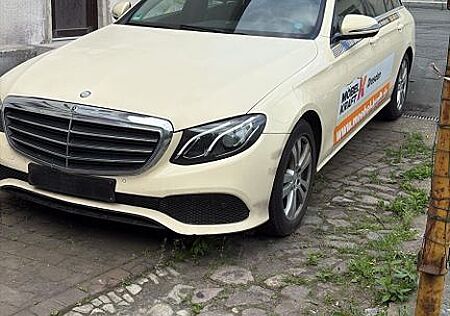 Mercedes-Benz E 200 E 200d T AVANTGARDE Autom. AVANTGARDE