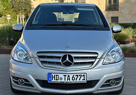 Mercedes-Benz B 200 Automatik AMG Sportpaket PDC Pano