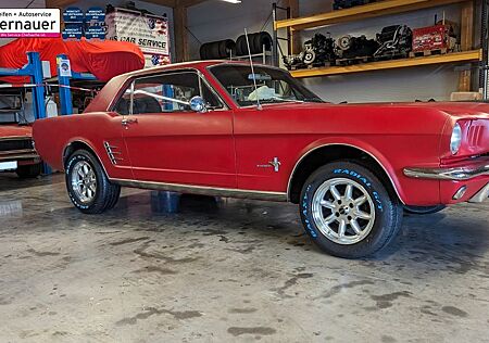 Ford Mustang Coupe