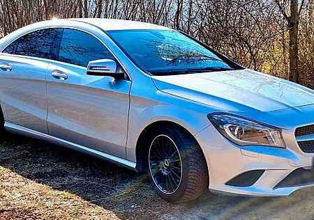 Mercedes-Benz CLA 220 Urban + XENON+SHZ+NAVI+KAMERA