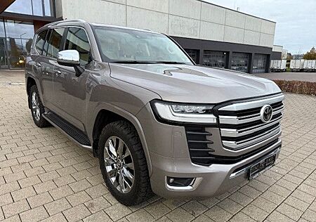 Toyota Land Cruiser LC300 70th Anniversary 1. Hand