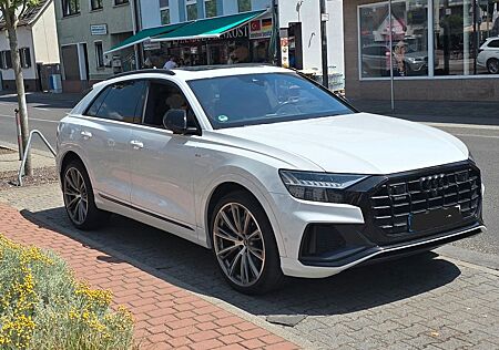 Audi Q8 S-LINE GARANTIE,MASSAGE,PANO,STANDHEIZUNG uvm