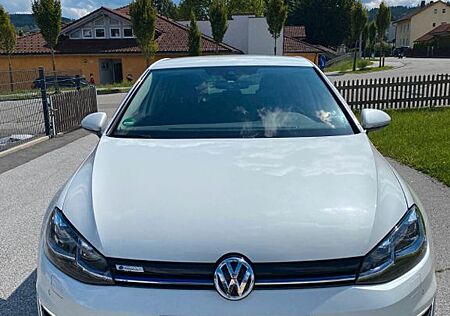 VW Golf Volkswagen e- e-