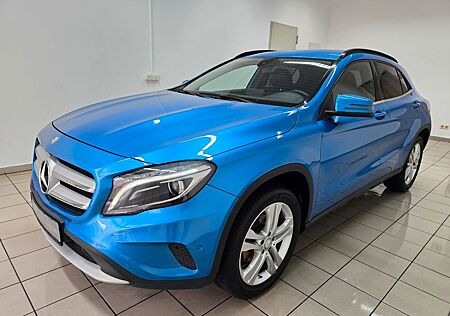 Mercedes-Benz GLA 180 Xenon Navi Leder Telefon Kamera 18"