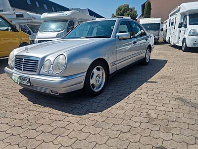Mercedes-Benz E 320/Avantgarde/H-Zulassung/Xenon/Klima