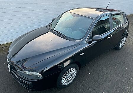 Alfa Romeo 147 Alfa 1.6 TS 16V Moving KLIMA TÜV neu Günstig