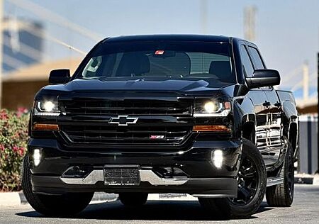 Chevrolet Silverado Z71*NIGHT*5,3 V8*4X4*LEDER*AHK*LED*NAVI*GARANTIE