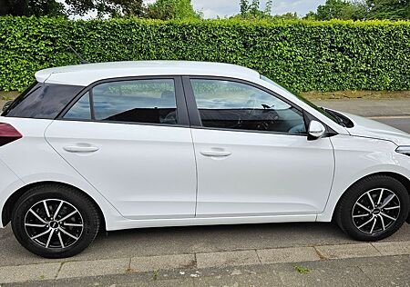 Hyundai i20 1.2 84PS 62kW