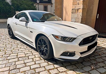 Ford Mustang 5.0 Ti-VCT V8 Black Shadow Edition