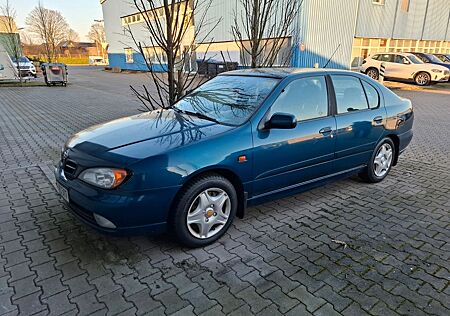 Nissan Primera 2,0 Elegance Elegance