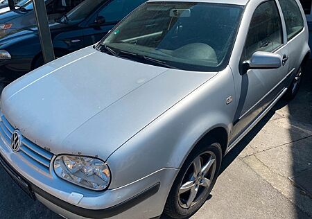 VW Golf Volkswagen 1.9TDI 74Kw Special