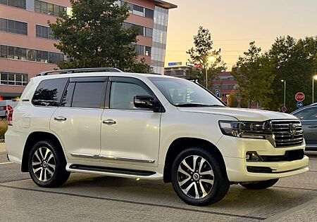 Toyota Land Cruiser 200 v8 4.5 DIESEL 2018