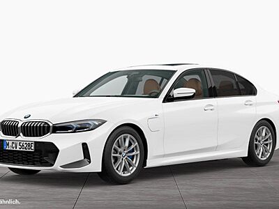 BMW 330e Limousine M Sport LiveCockpitProf Kamera