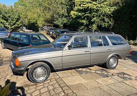 Mercedes-Benz 200 gebraucht kaufen Mercedes-Benz 200 W123 TE Kombi, Scheunenfund, Benzin, TÜV neu
