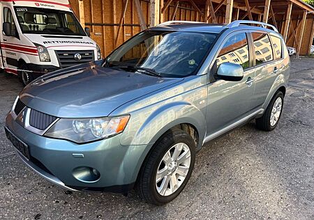 Mitsubishi Outlander 2.0 DI-D/4x4/7Sitze/Xenon/8xAlus