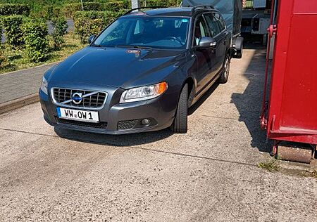 Volvo V70 D5 205 PS Aut. AHK 2 J. TÜV Momentum