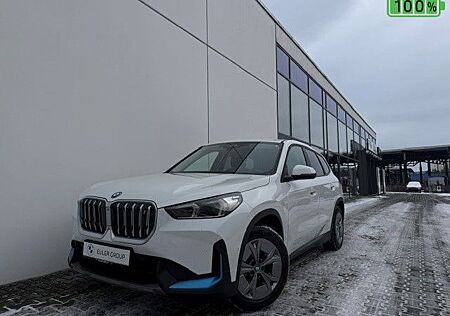 BMW iX1 xDrive 30 AHK LED SHZ Parkass LMR DAB