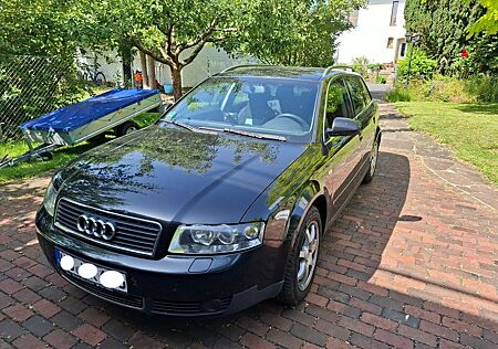 Audi A4 2.4 Avant -