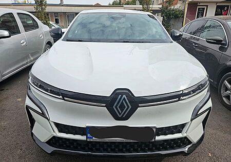 Renault Megane EV60 220hp super charge Techno