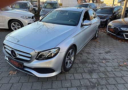 Mercedes-Benz E 220 E Limousine d
