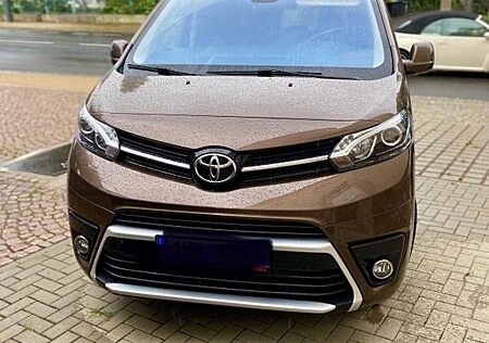 Toyota Pro Ace Proace (Verso), 9 Sitzplätze! Rahr, Business,