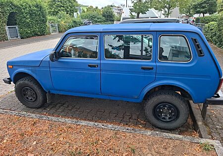 Lada Niva LPG viele Extras, viele Verbesserungen